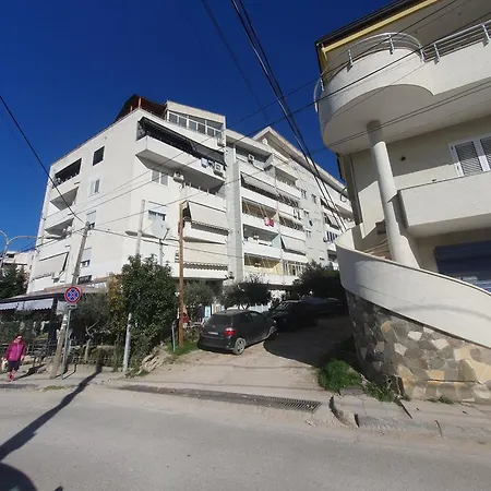 Olive * טיראנה